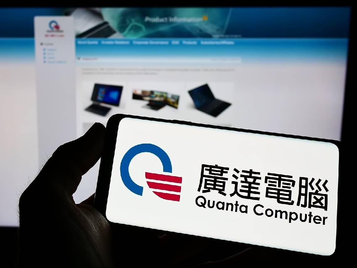 台股大漲，廣達(2382)跌什麼？殖利率5％、營收飆9成「賺AI爆發+現金流」...股價300元還能買？